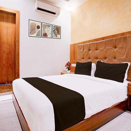 Super Townhouse Oak Times Square Le Western Bombay Eksteriør billede