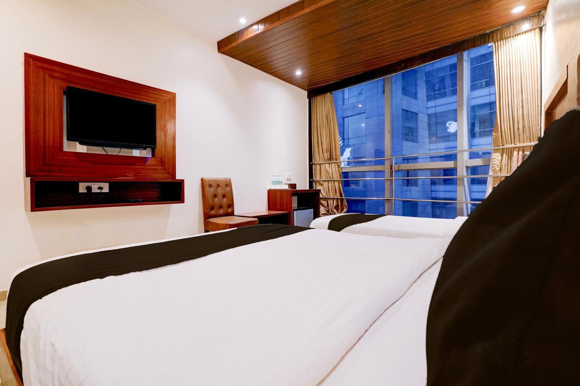 Super Townhouse Oak Times Square Le Western Bombay Eksteriør billede