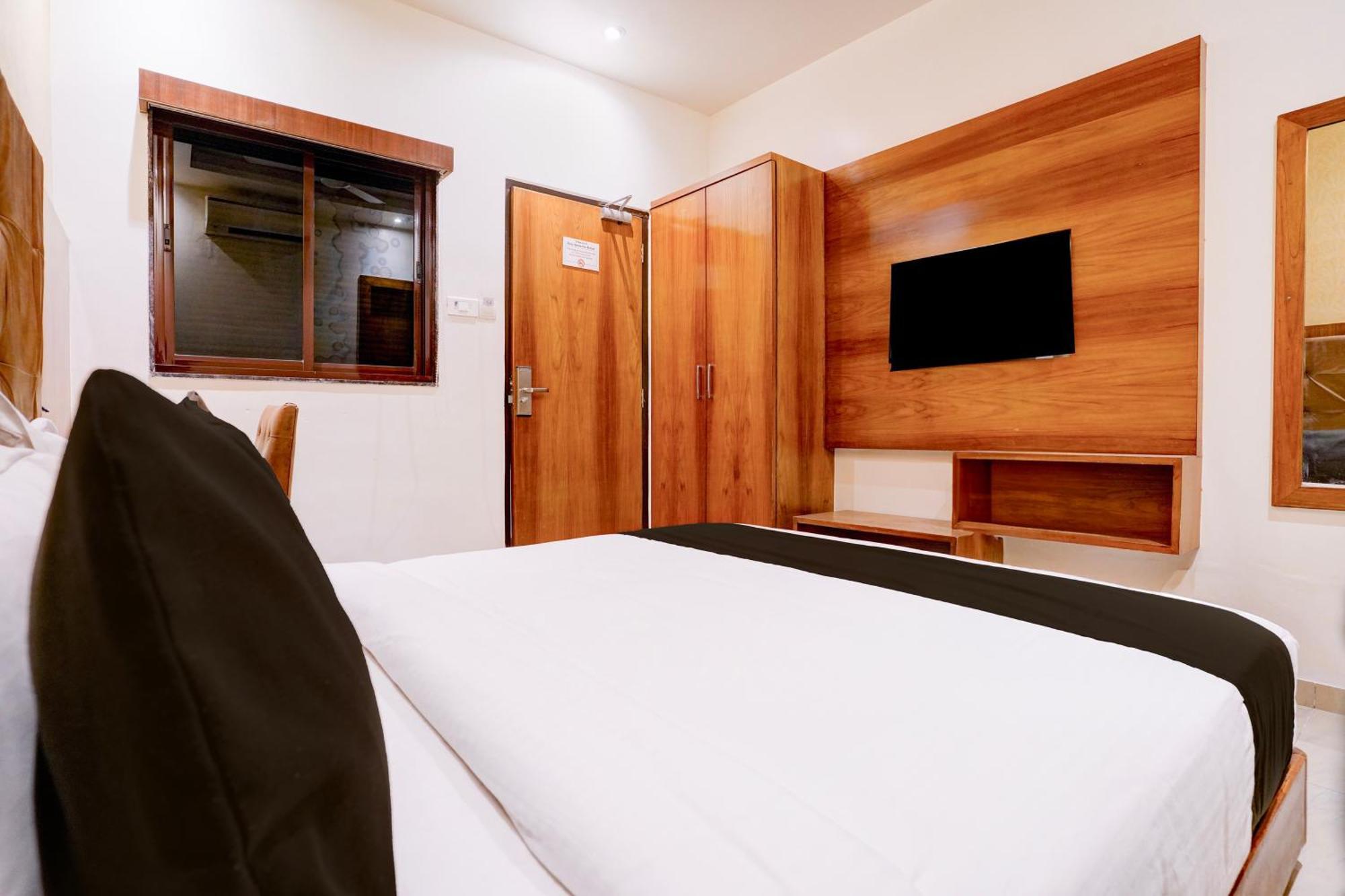 Super Townhouse Oak Times Square Le Western Bombay Eksteriør billede