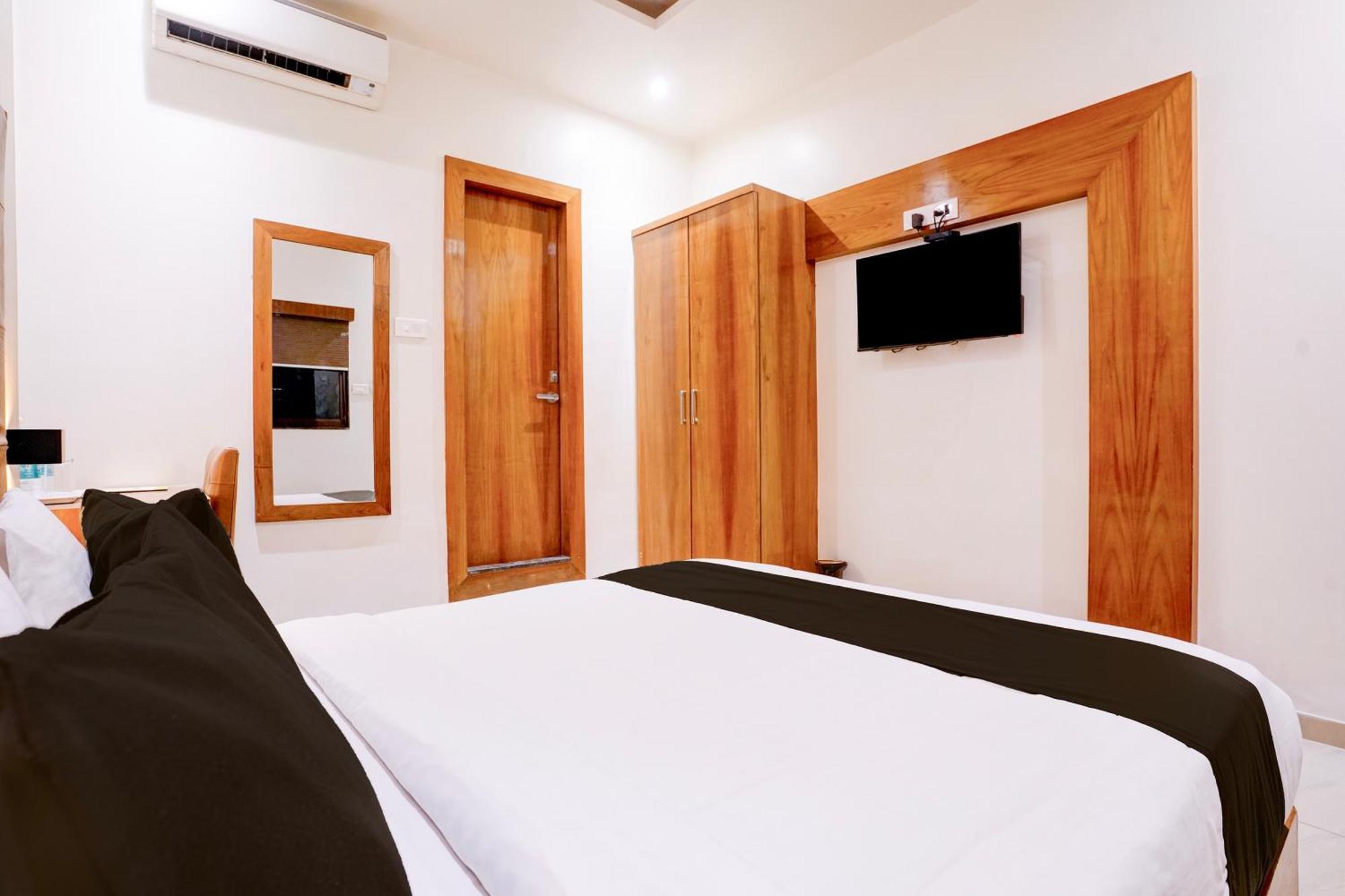 Super Townhouse Oak Times Square Le Western Bombay Eksteriør billede