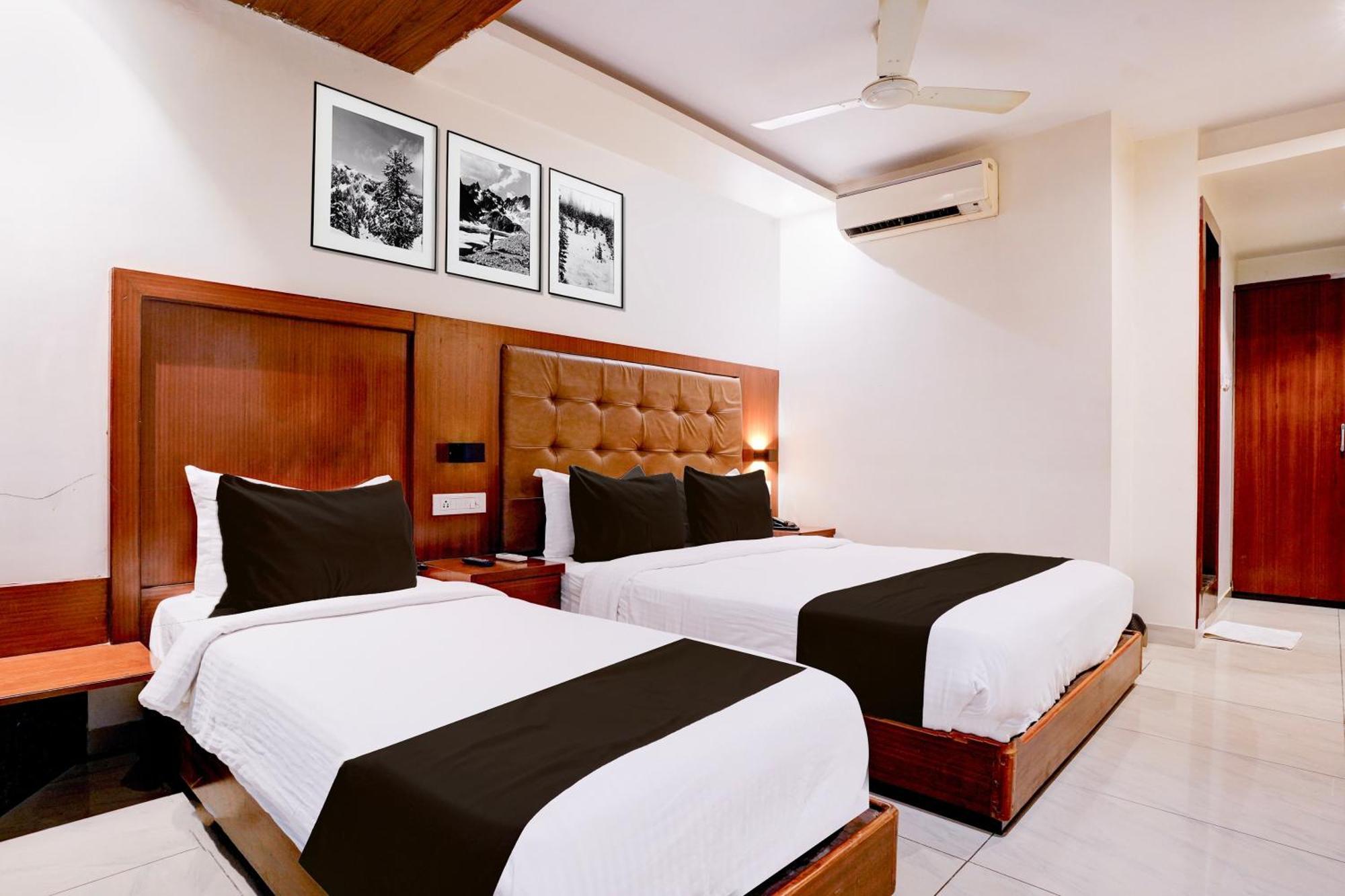 Super Townhouse Oak Times Square Le Western Bombay Eksteriør billede