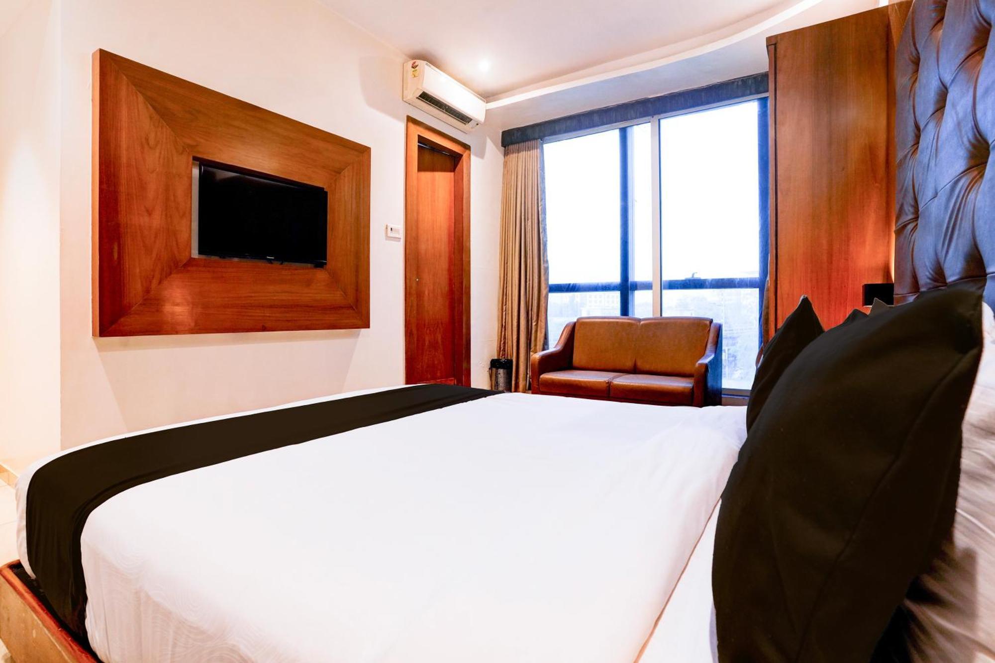 Super Townhouse Oak Times Square Le Western Bombay Eksteriør billede