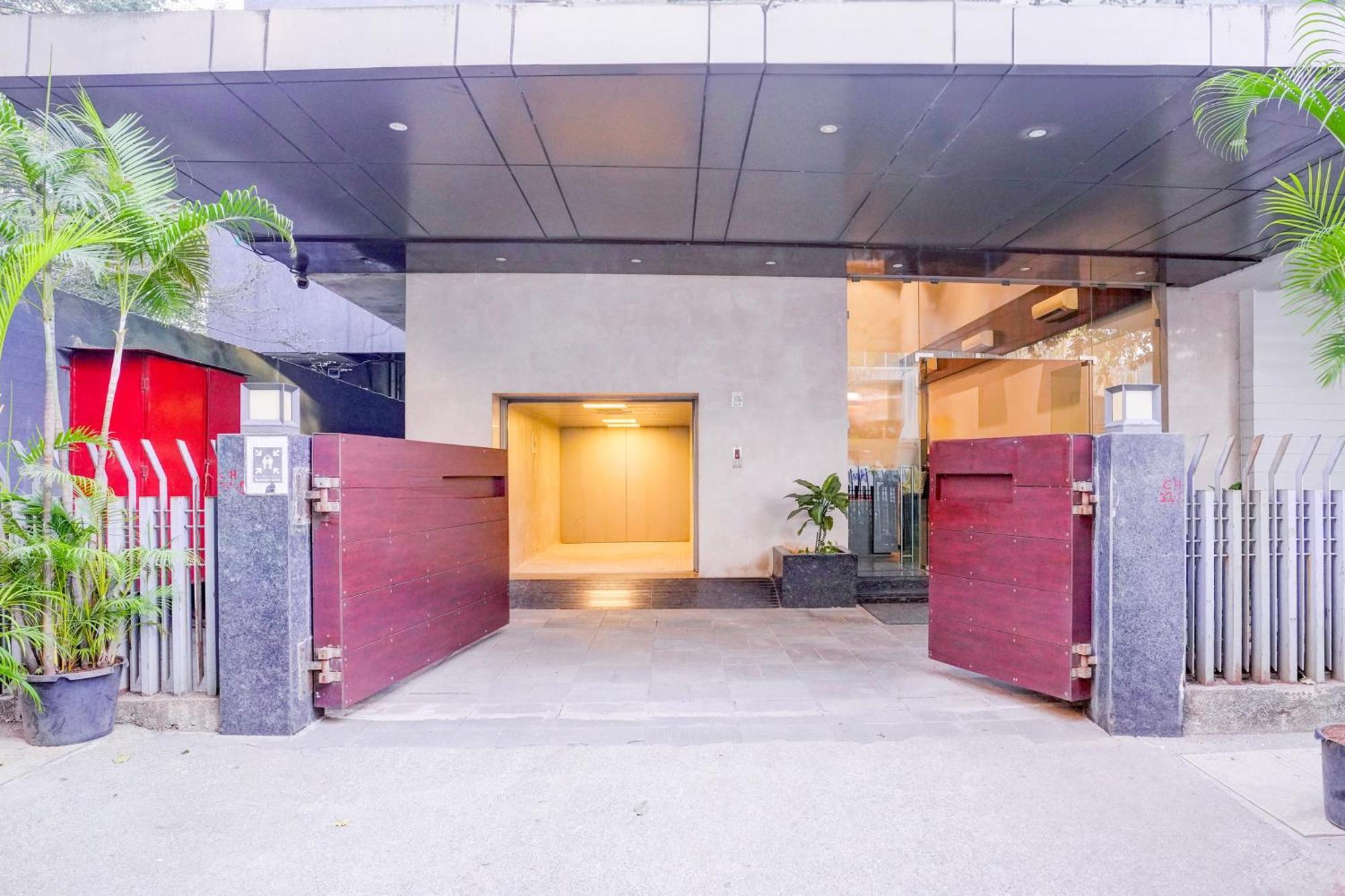 Super Townhouse Oak Times Square Le Western Bombay Eksteriør billede